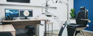 An image of an exam room in an eye doctor's office